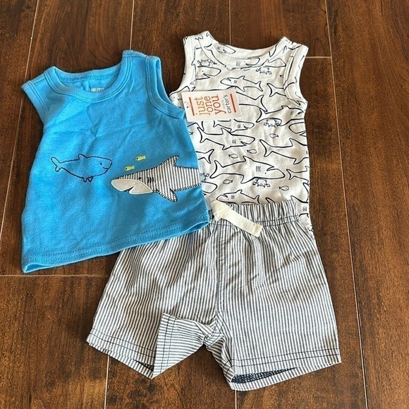 NWT- Carters Baby shark set - Picture 1 of 1